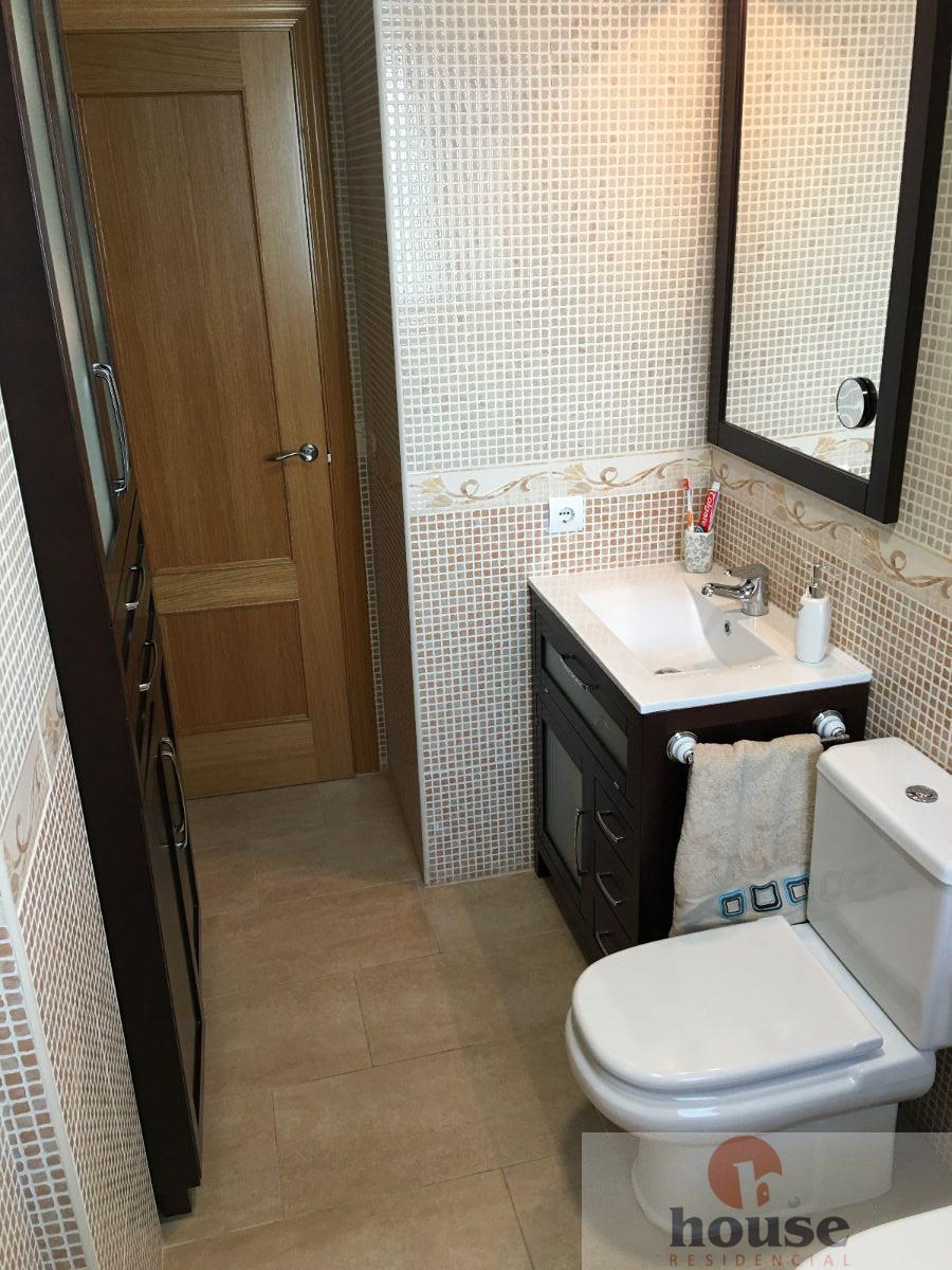For sale of flat in Córdoba