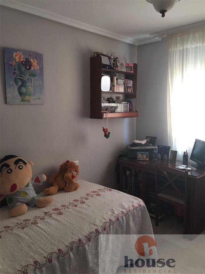 For sale of flat in Córdoba