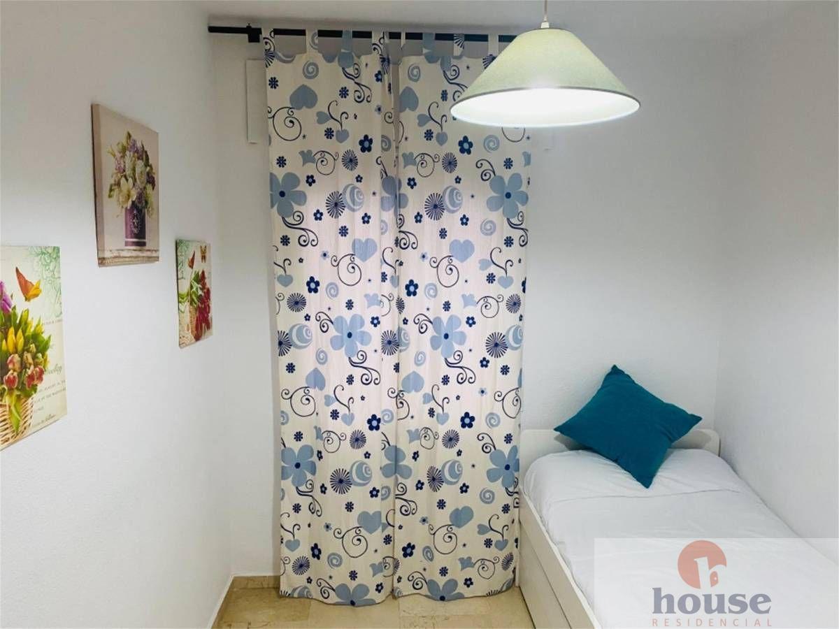 For sale of flat in Córdoba
