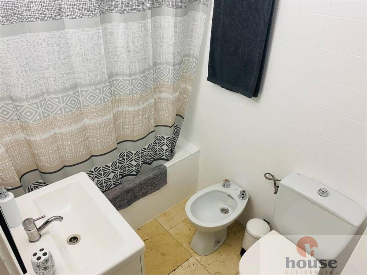 For sale of flat in Córdoba