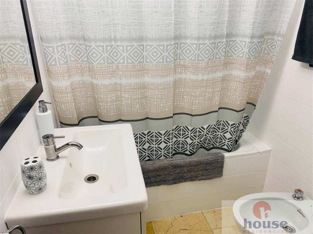 For sale of flat in Córdoba
