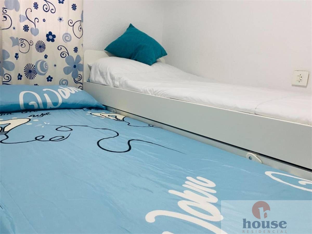 For sale of flat in Córdoba