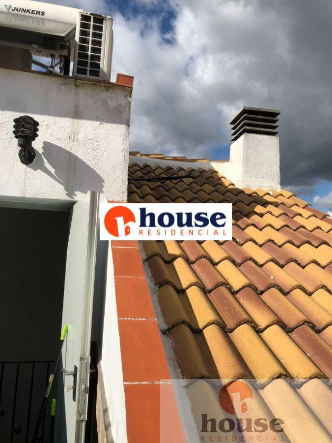 For sale of duplex in Córdoba