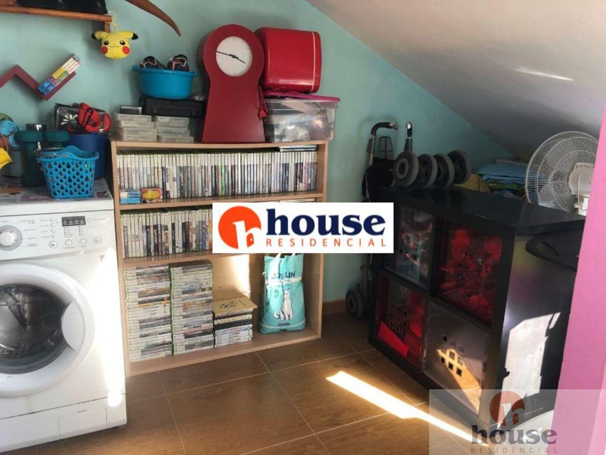 For sale of duplex in Córdoba
