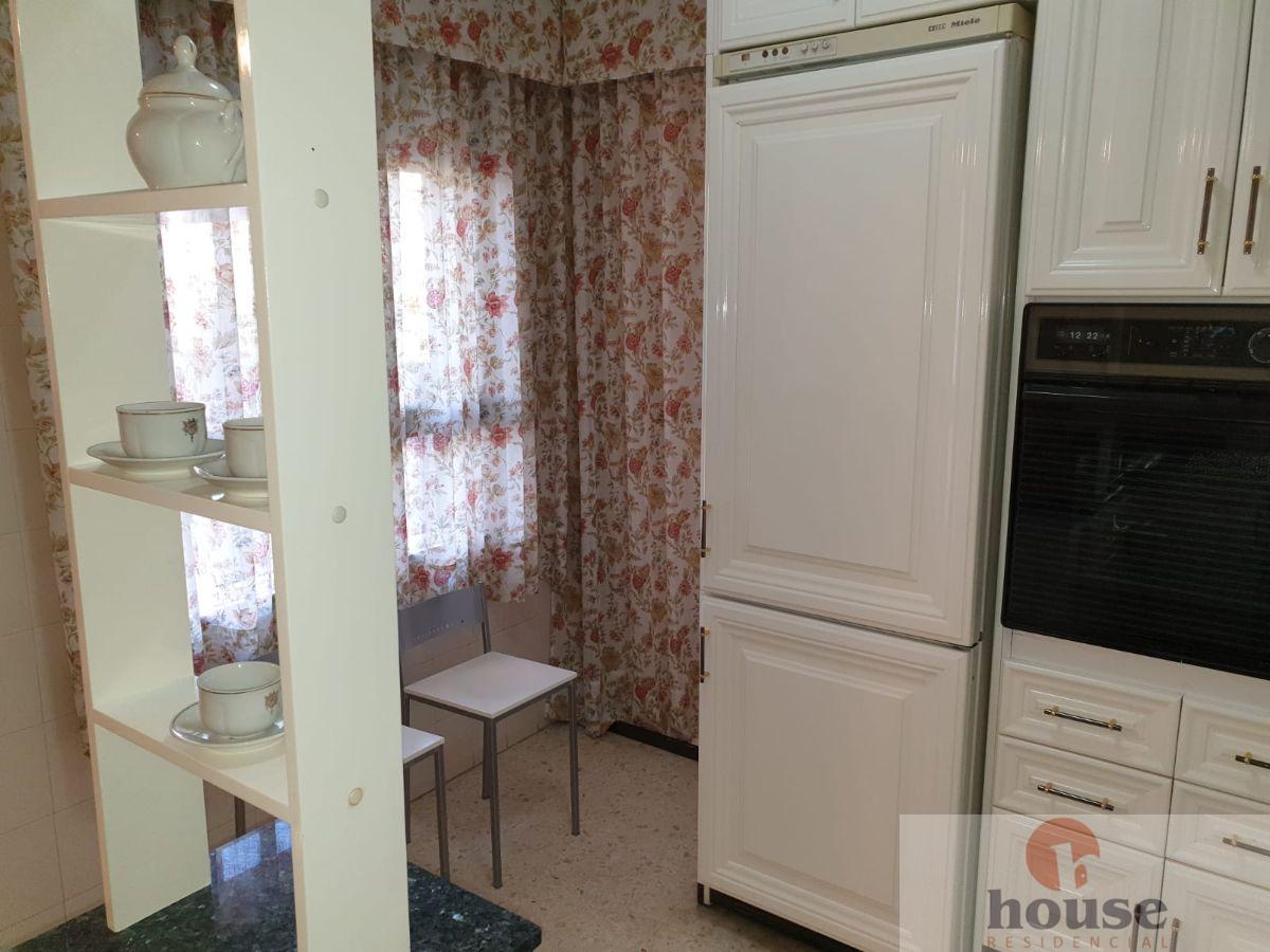 For sale of flat in Córdoba