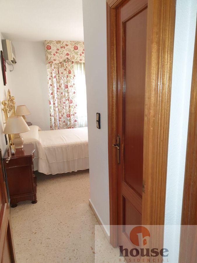 For sale of flat in Córdoba
