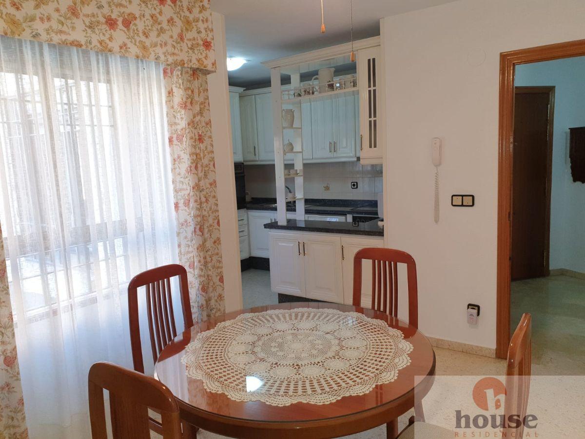 For sale of flat in Córdoba