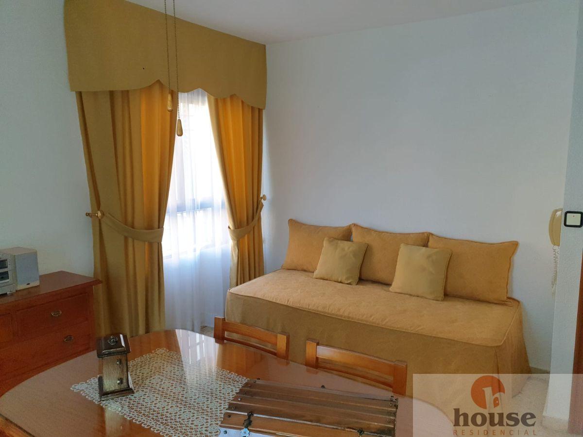 For sale of flat in Córdoba
