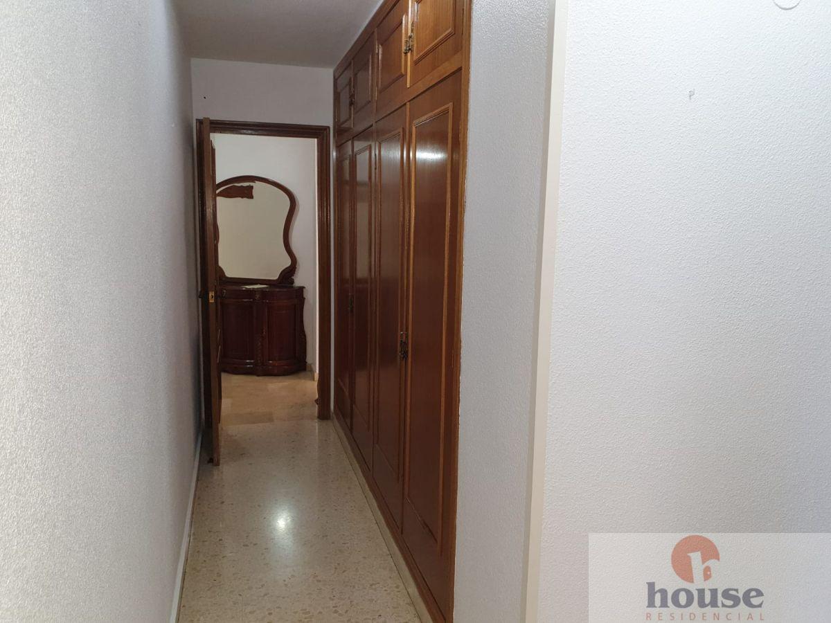 For sale of flat in Córdoba