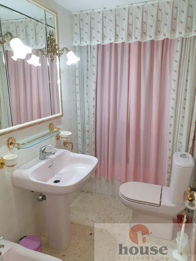 For sale of flat in Córdoba