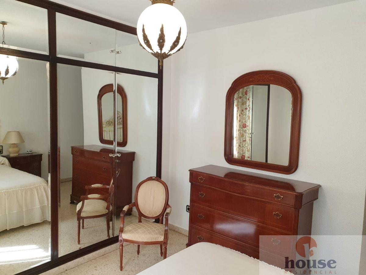 For sale of flat in Córdoba