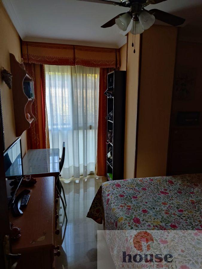 For sale of flat in Córdoba