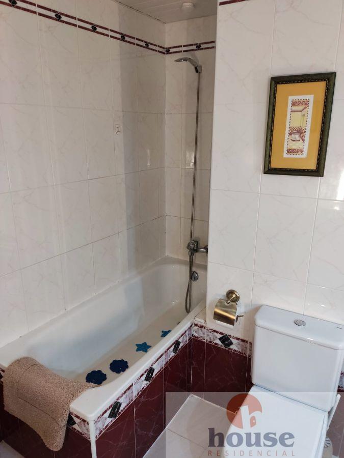 For sale of flat in Córdoba