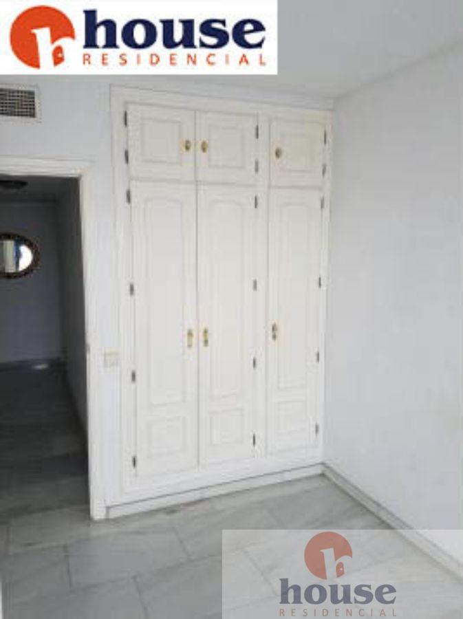 For sale of flat in Córdoba