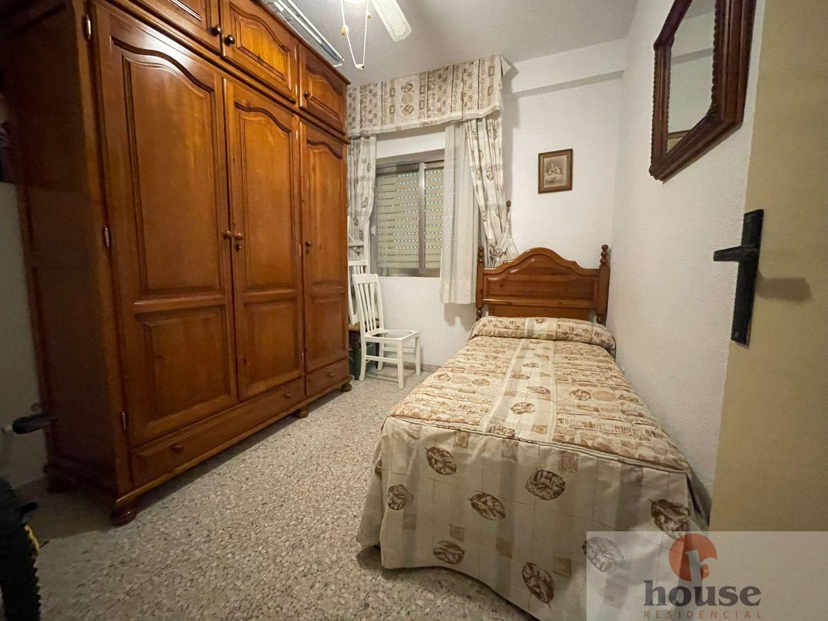 For sale of flat in Córdoba