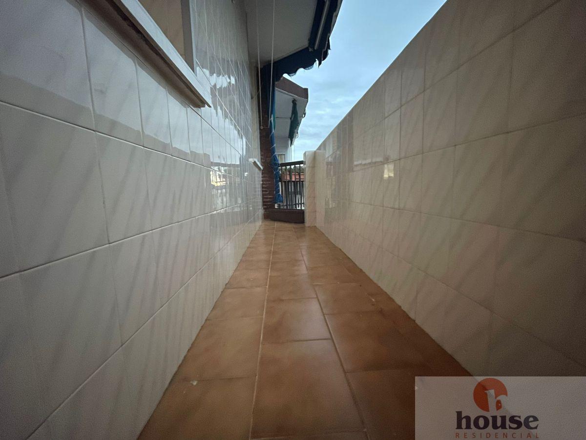 For sale of flat in Córdoba