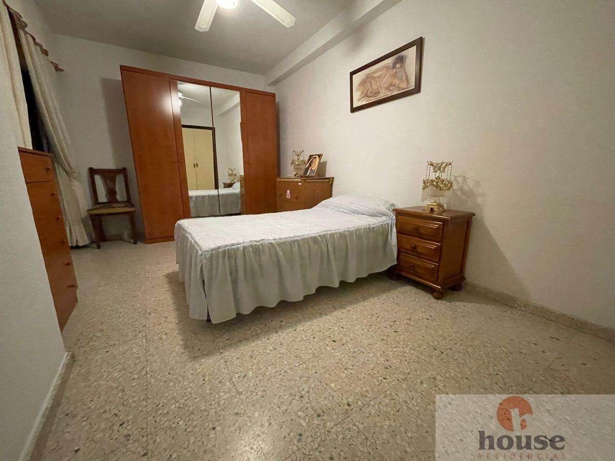 For sale of flat in Córdoba