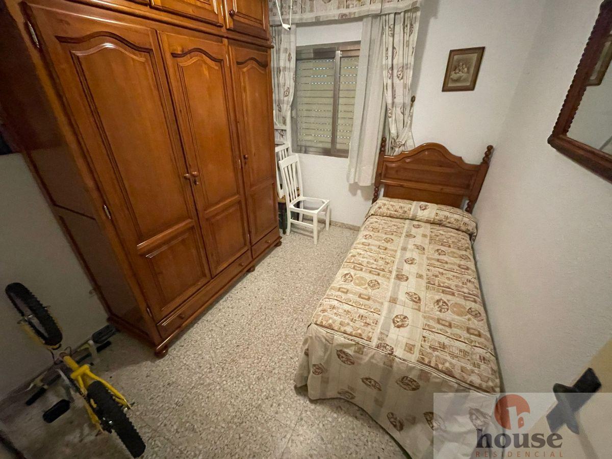 For sale of flat in Córdoba