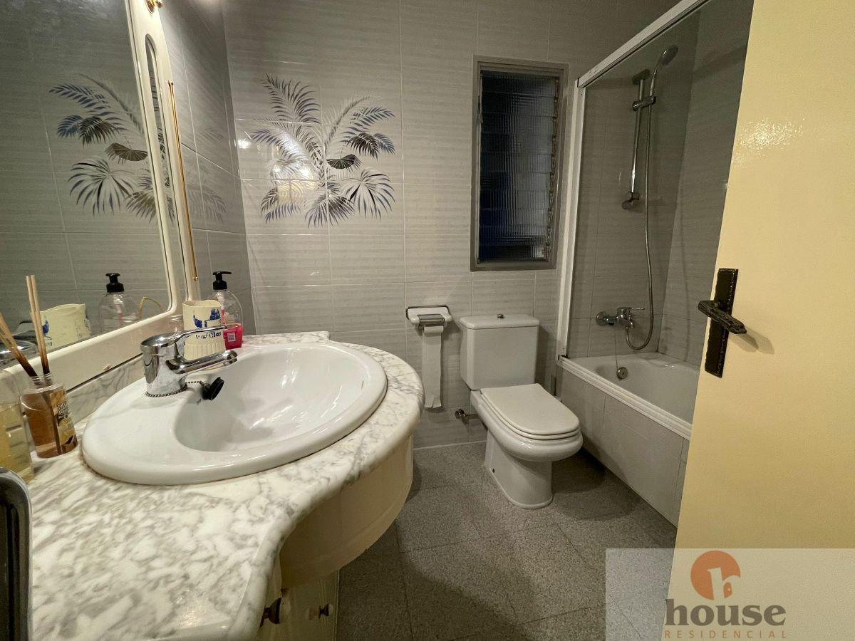 For sale of flat in Córdoba