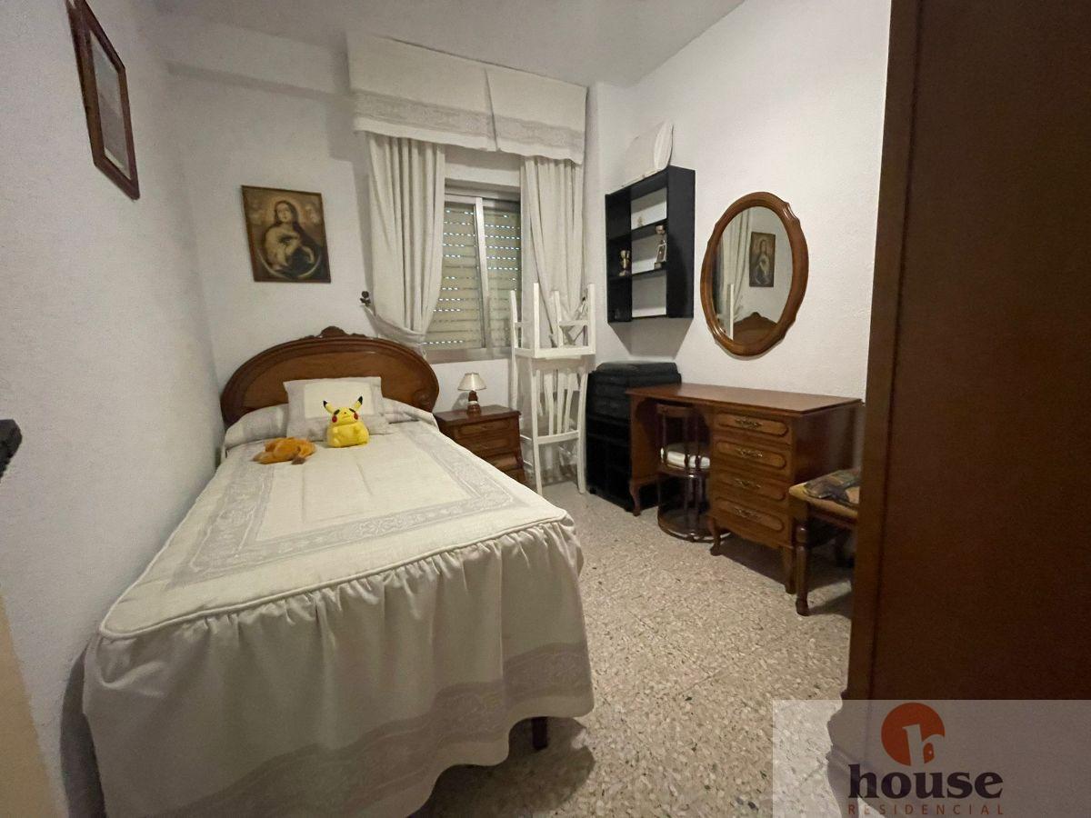 For sale of flat in Córdoba