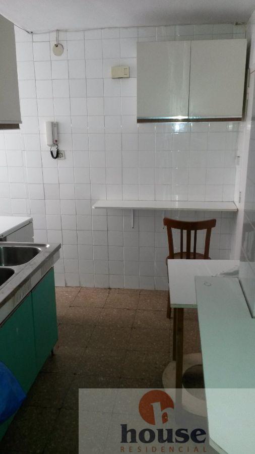 For sale of flat in Córdoba