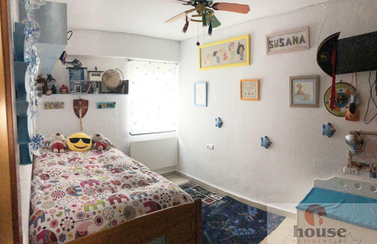 For sale of flat in Córdoba