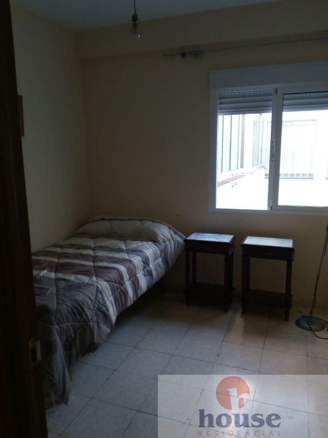 For sale of flat in Córdoba