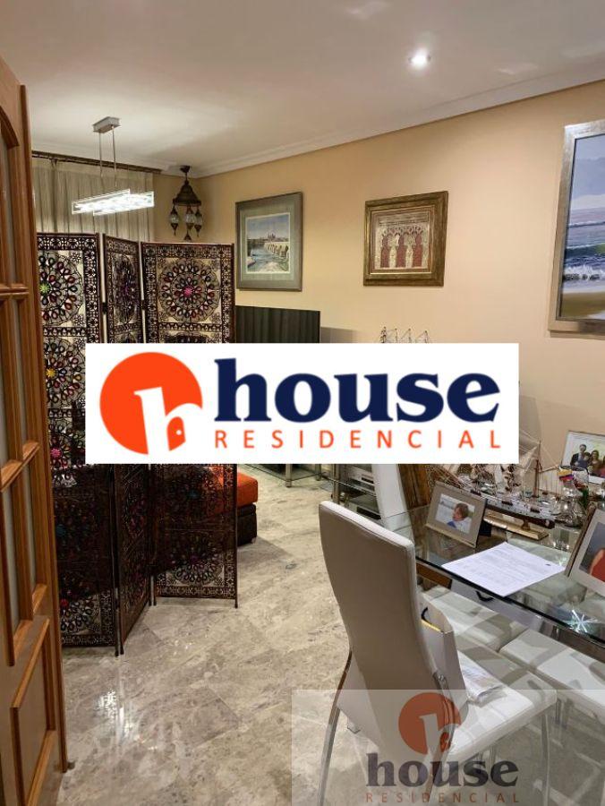 For sale of flat in Córdoba