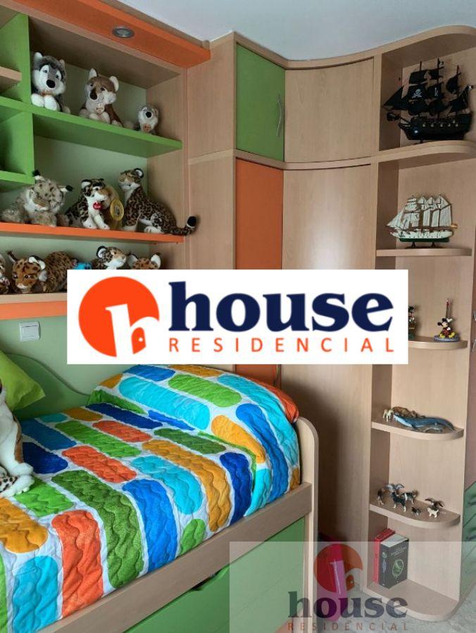 For sale of flat in Córdoba