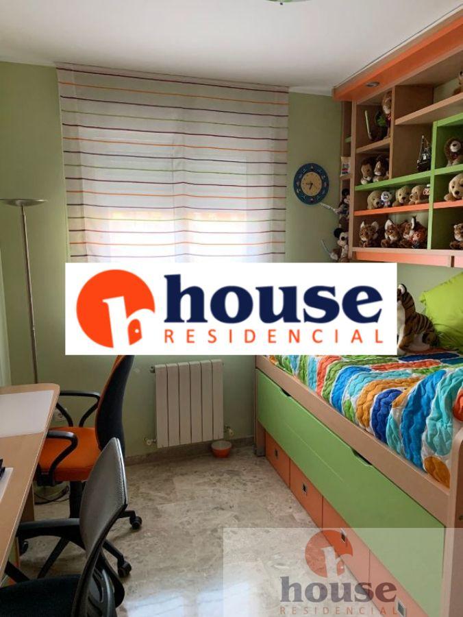 For sale of flat in Córdoba