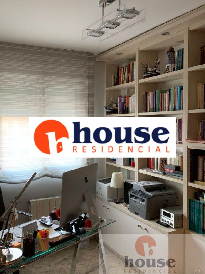 For sale of flat in Córdoba