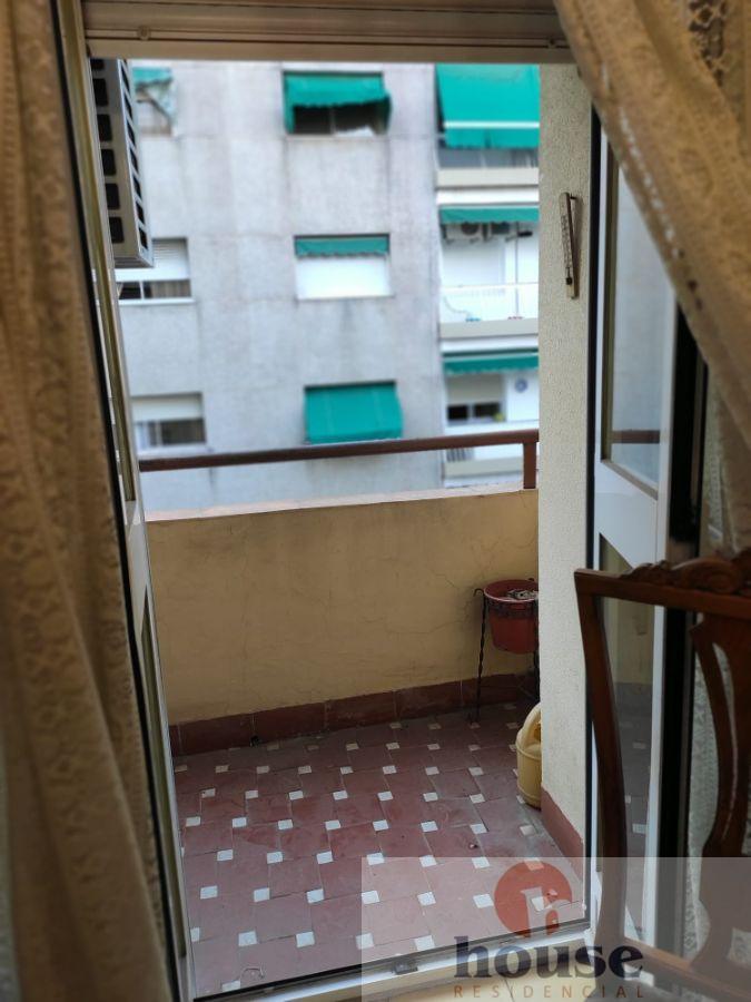 For sale of flat in Córdoba