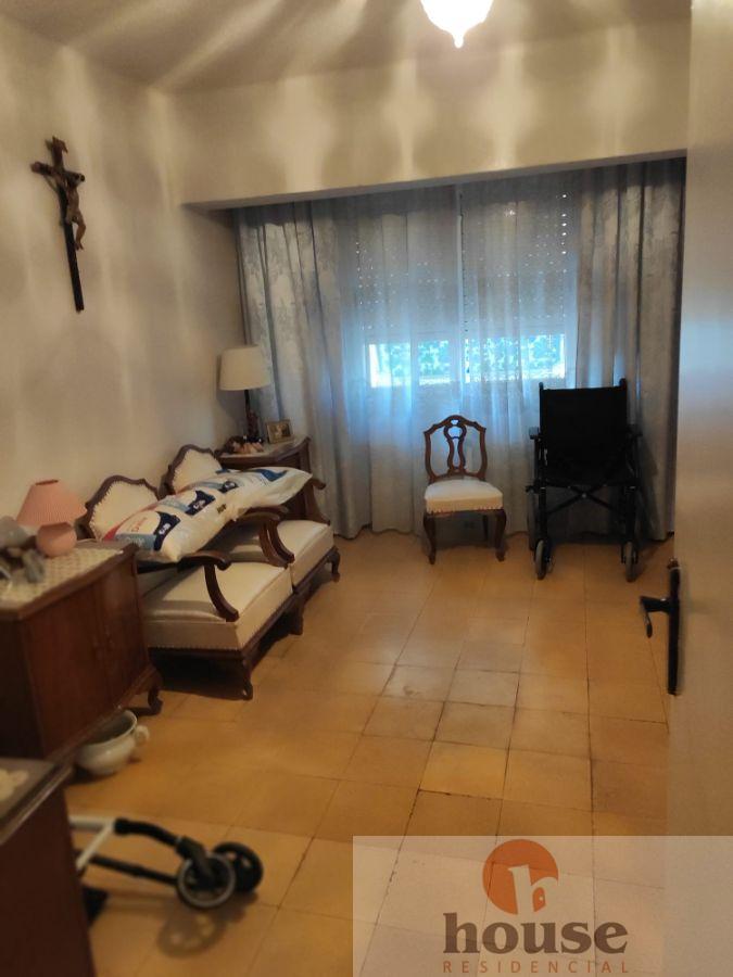 For sale of flat in Córdoba