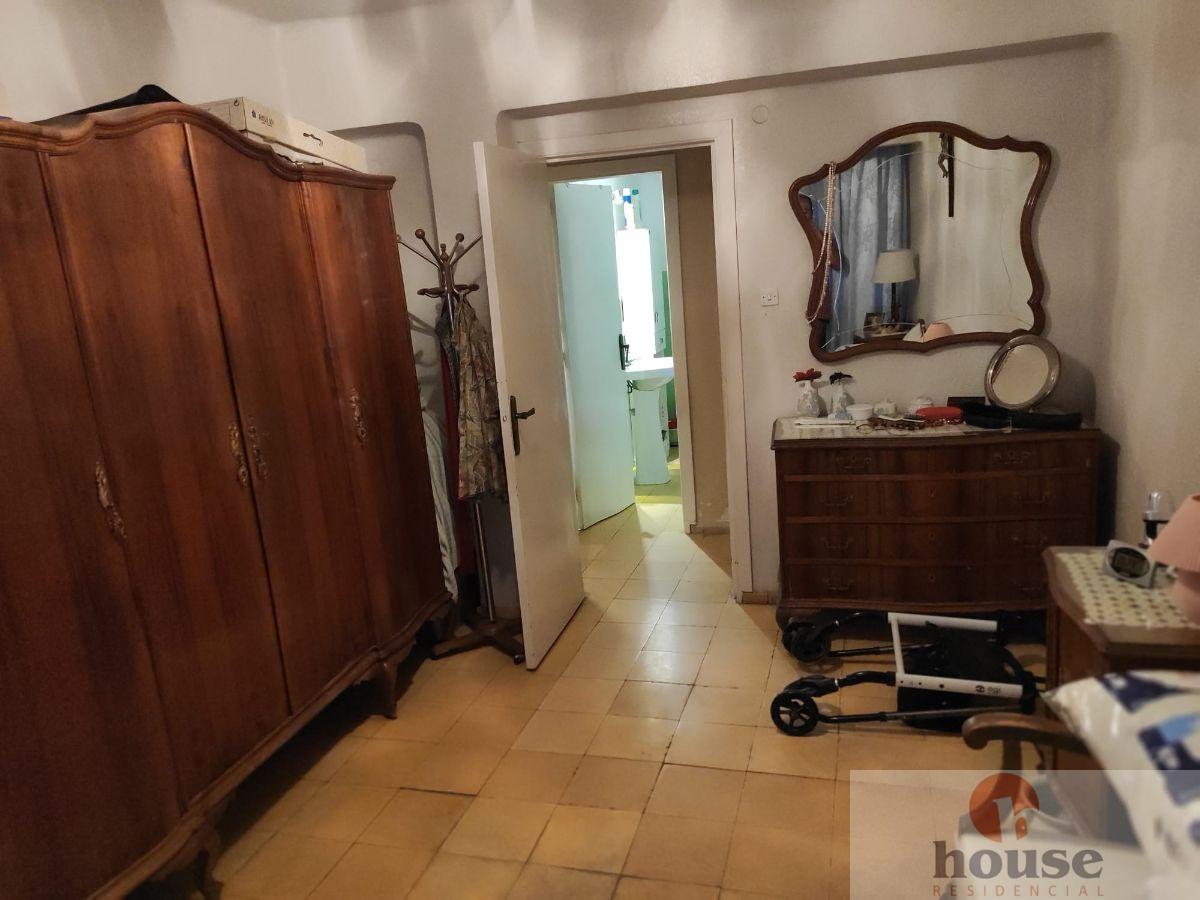 For sale of flat in Córdoba