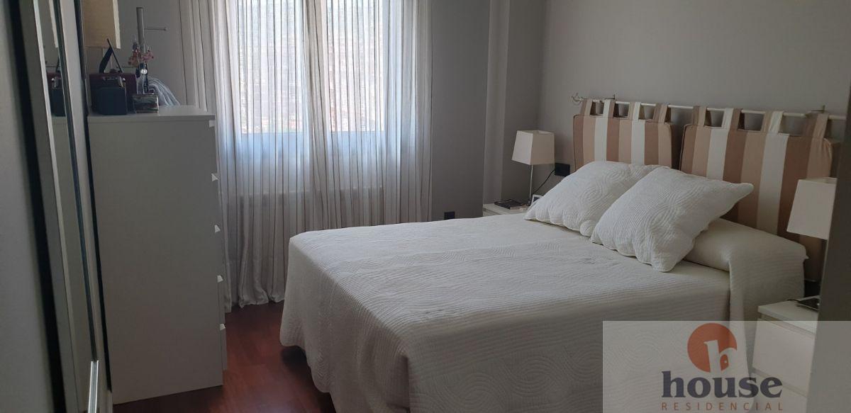 For sale of penthouse in Córdoba