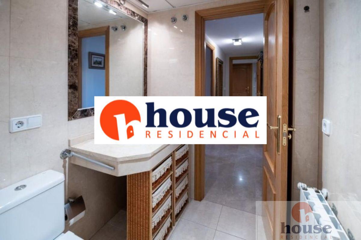 For sale of flat in Córdoba