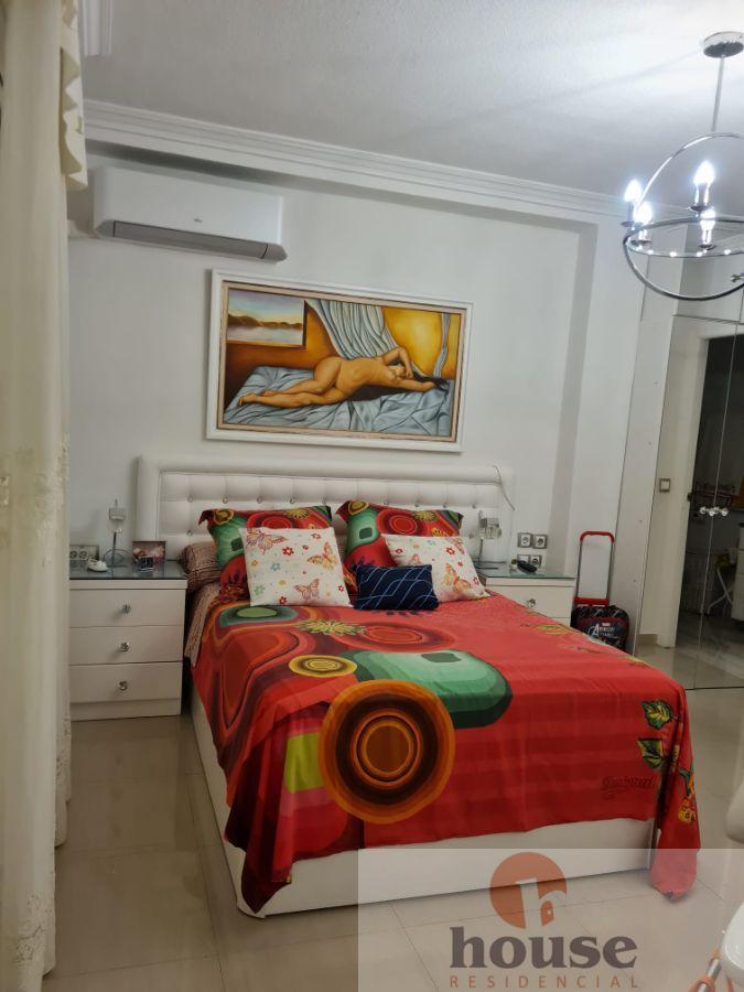 For sale of flat in Córdoba