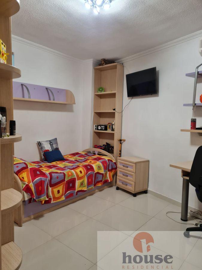 For sale of flat in Córdoba