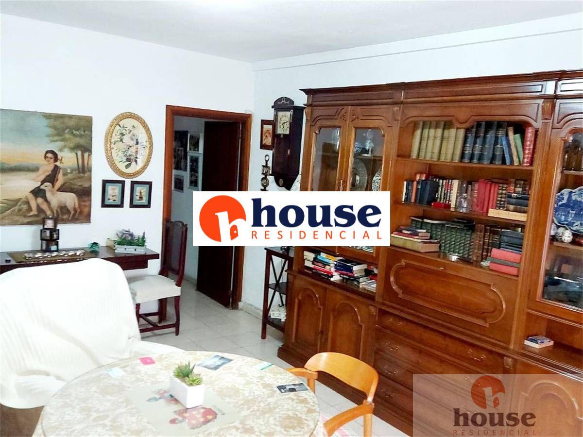 For sale of flat in Córdoba