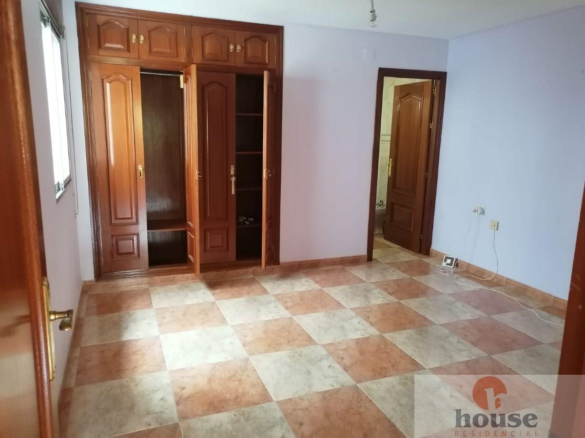 For sale of flat in Córdoba
