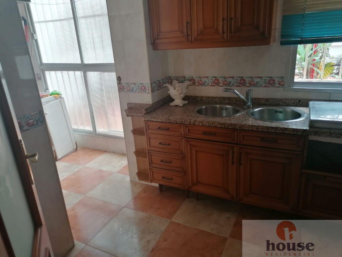 For sale of flat in Córdoba