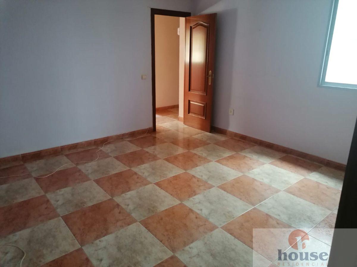 For sale of flat in Córdoba