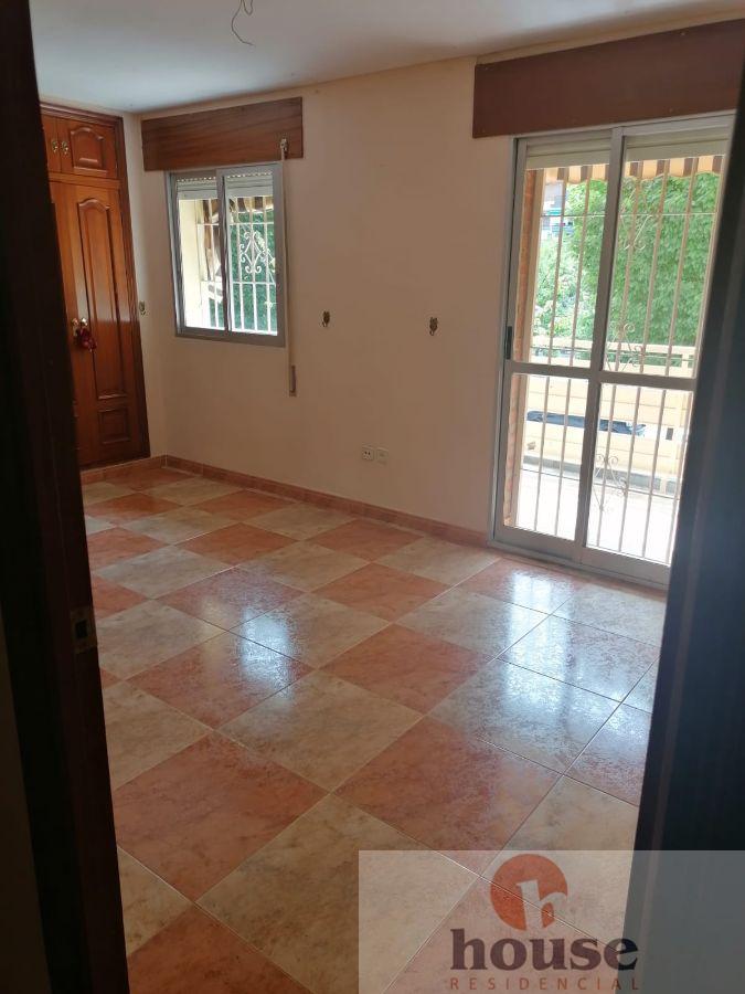 For sale of flat in Córdoba