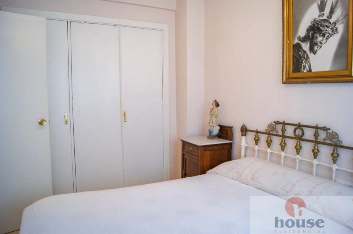 For sale of flat in Córdoba