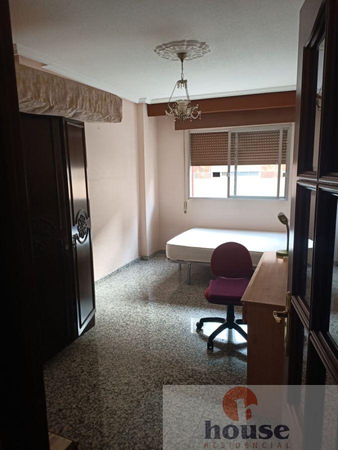 For sale of flat in Córdoba