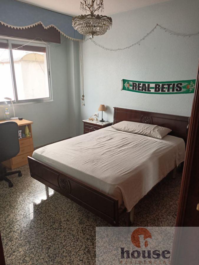 For sale of flat in Córdoba