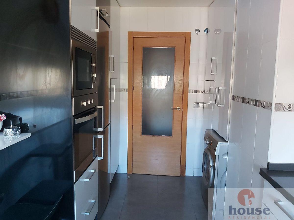 For sale of flat in Córdoba