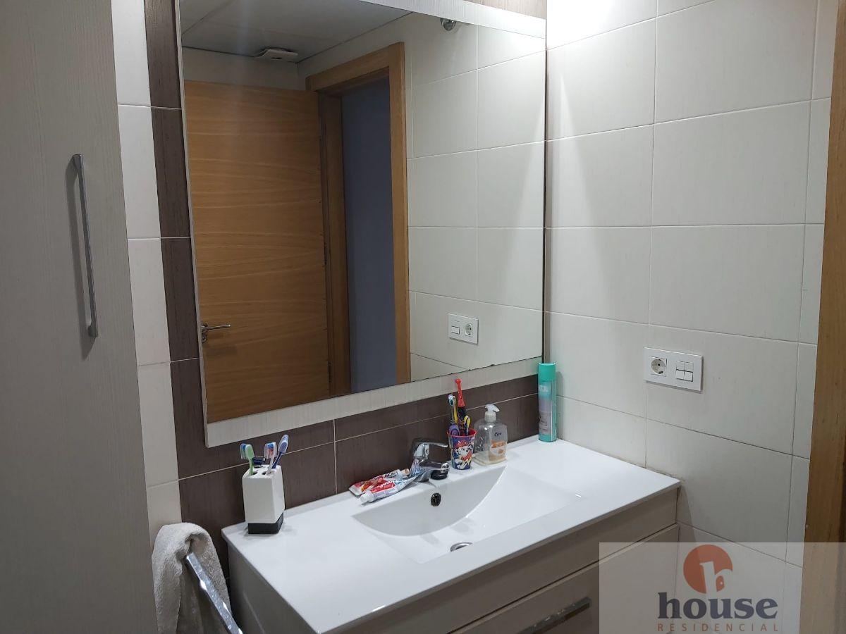 For sale of flat in Córdoba