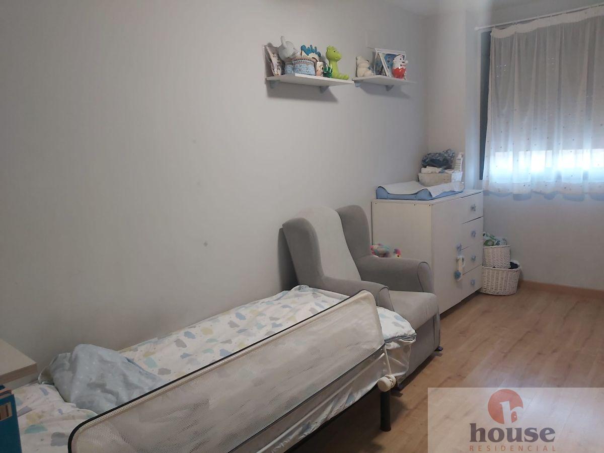 For sale of flat in Córdoba