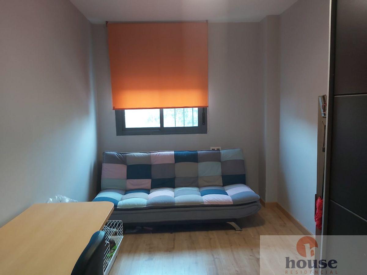 For sale of flat in Córdoba